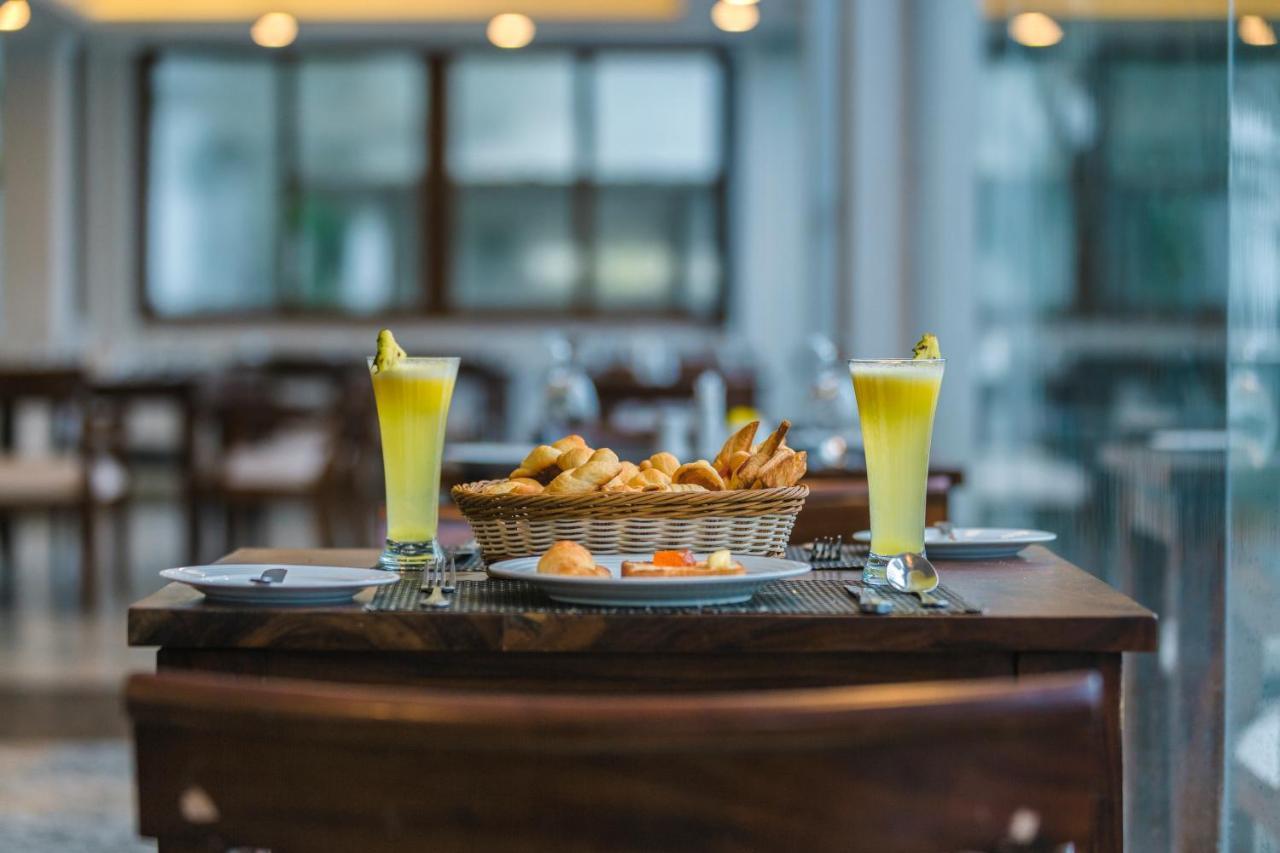 Elixir Hills Suites Resort And Spa Муннар Экстерьер фото